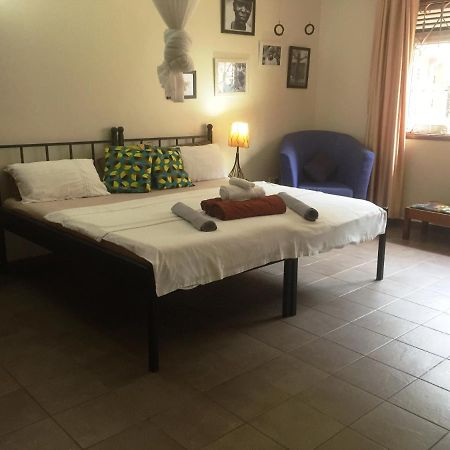 Carpe Diem Guesthouse Entebbe Luaran gambar