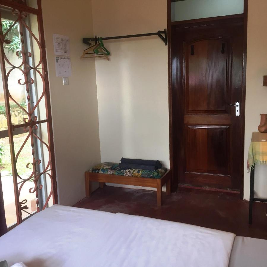 Carpe Diem Guesthouse Entebbe Luaran gambar